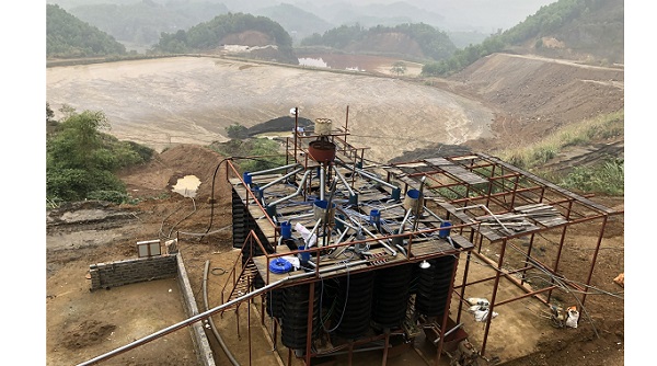 Tận thu bùn titan tại hồ chứa thải